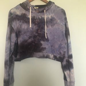 Worn once is cropped size is S/P but go with XS